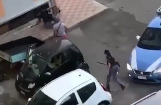 Cagliari, ingaggia una lotta con gli agenti in via Valsassina: pusher arrestato