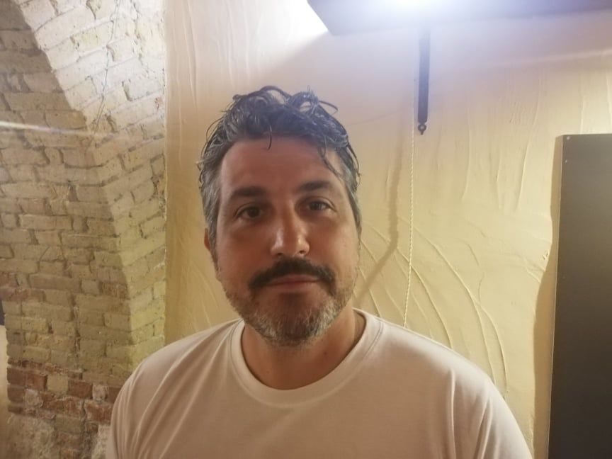 “Via Roma a Cagliari maxi piazza pedonale, famiglie e bambini che giocano al posto delle auto”