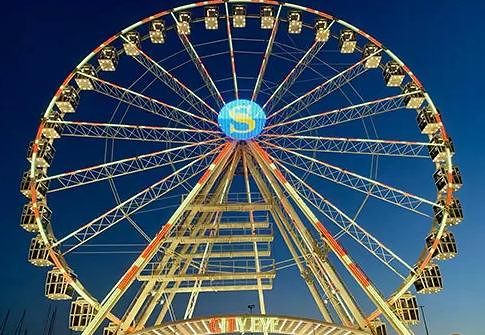 La maxi ruota panoramica “illumina” Cagliari sino a Sant’Efisio, ecco come sarà