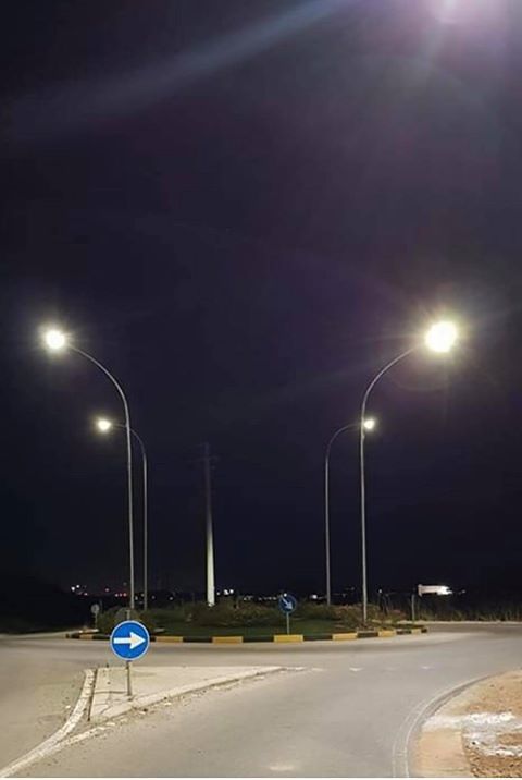 Poggio dei Pini, finalmente la rotatoria illuminata: il “miracolo” a Sant’Angelo