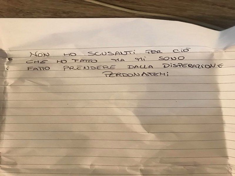 Ruba il portafoglio di una 70enne a Sestu, preleva 500 euro e poi si pente