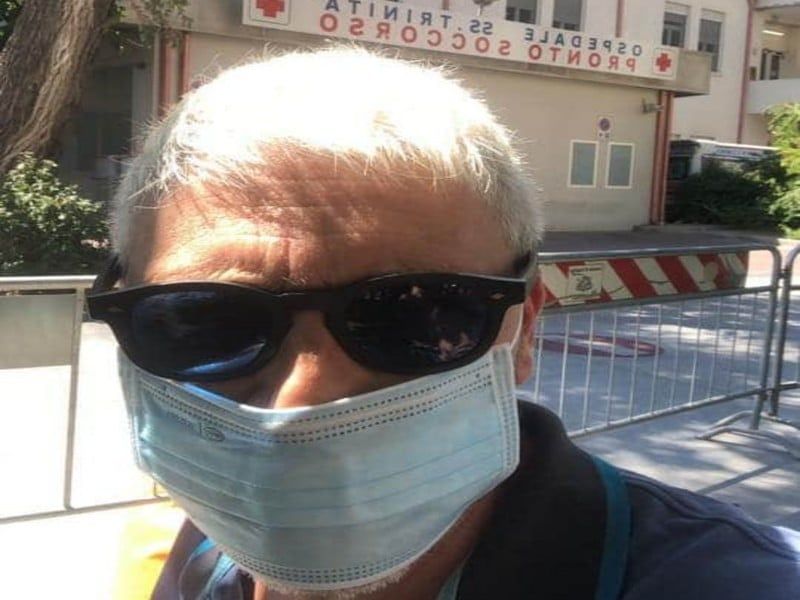 Cagliari, lo sfogo di un avvocato: “Quattro ore di attesa al Santissima Trinità in una stanza con otto persone”