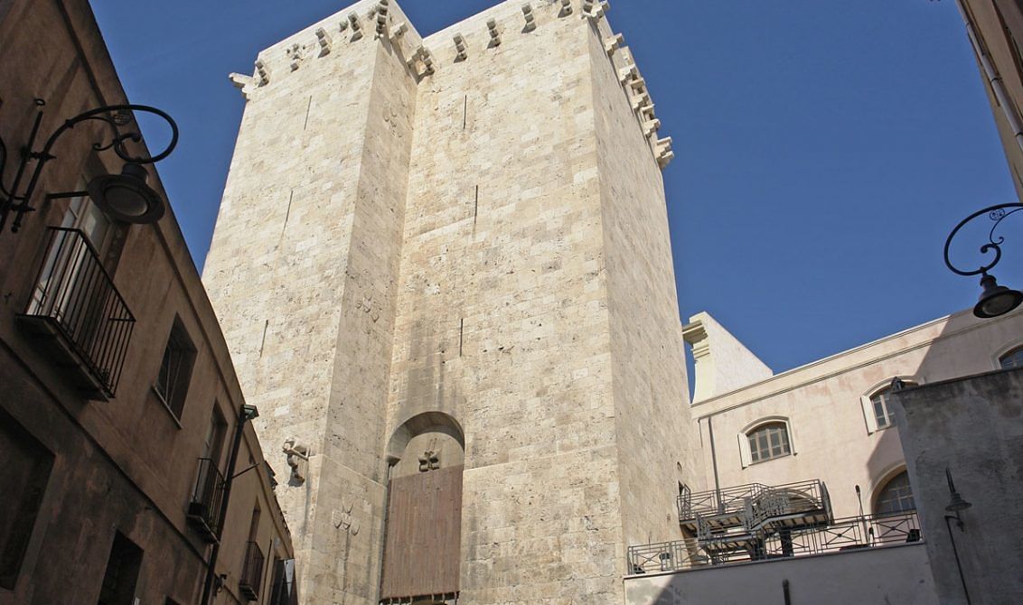 Cagliari, è chiusa da 3 anni: la Torre dell’Elefante riapre a novembre