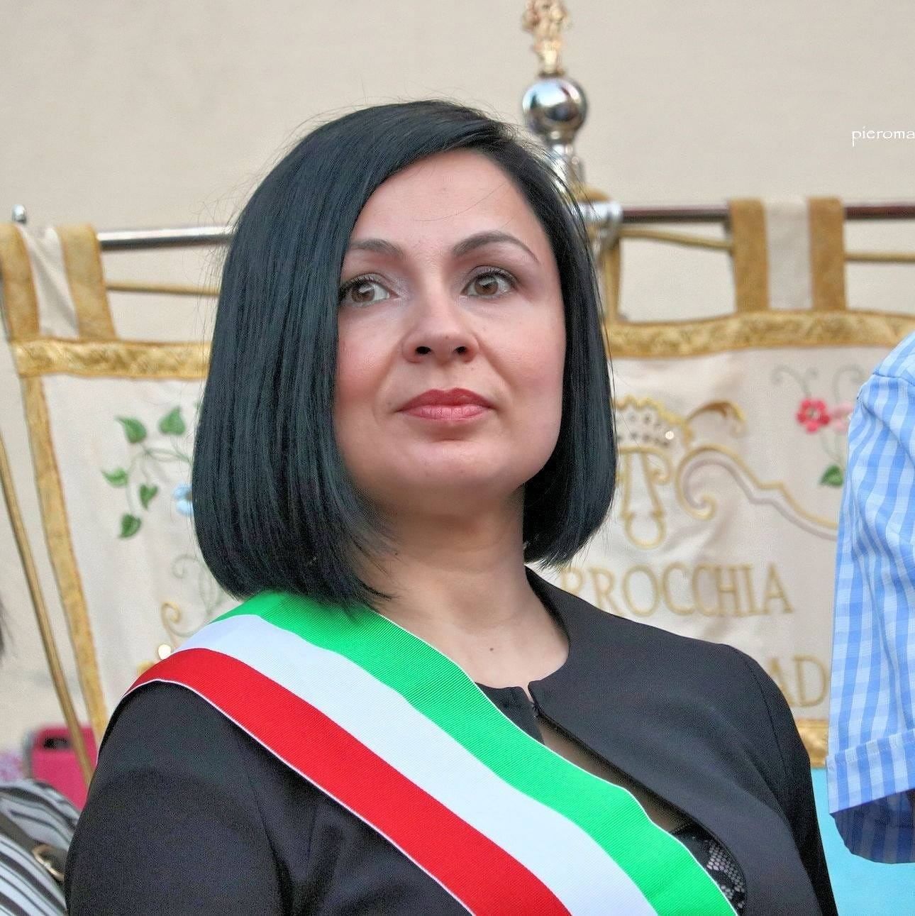 Villacidro, il cartello della discordia: “Vietato giocare a pallone”, e la sindaca gioca in difesa