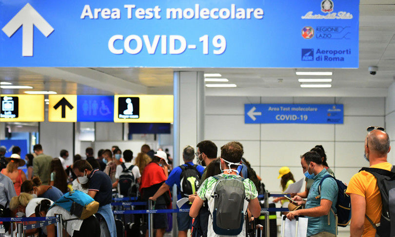 6 giovani romani positivi al covid dopo una festa a Porto Rotondo