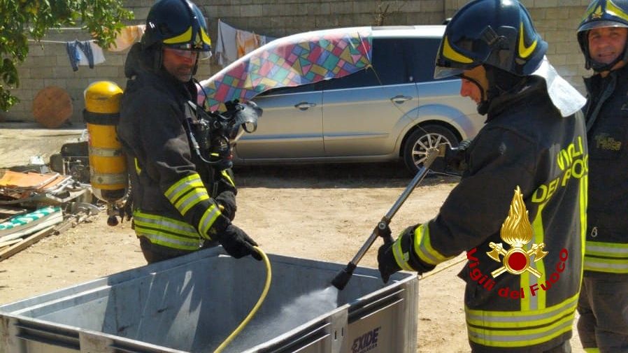 Guasila, il serbatoio dell’auto perde gpl: i vigili soccorrono una persona coinvolta nella deflagrazione