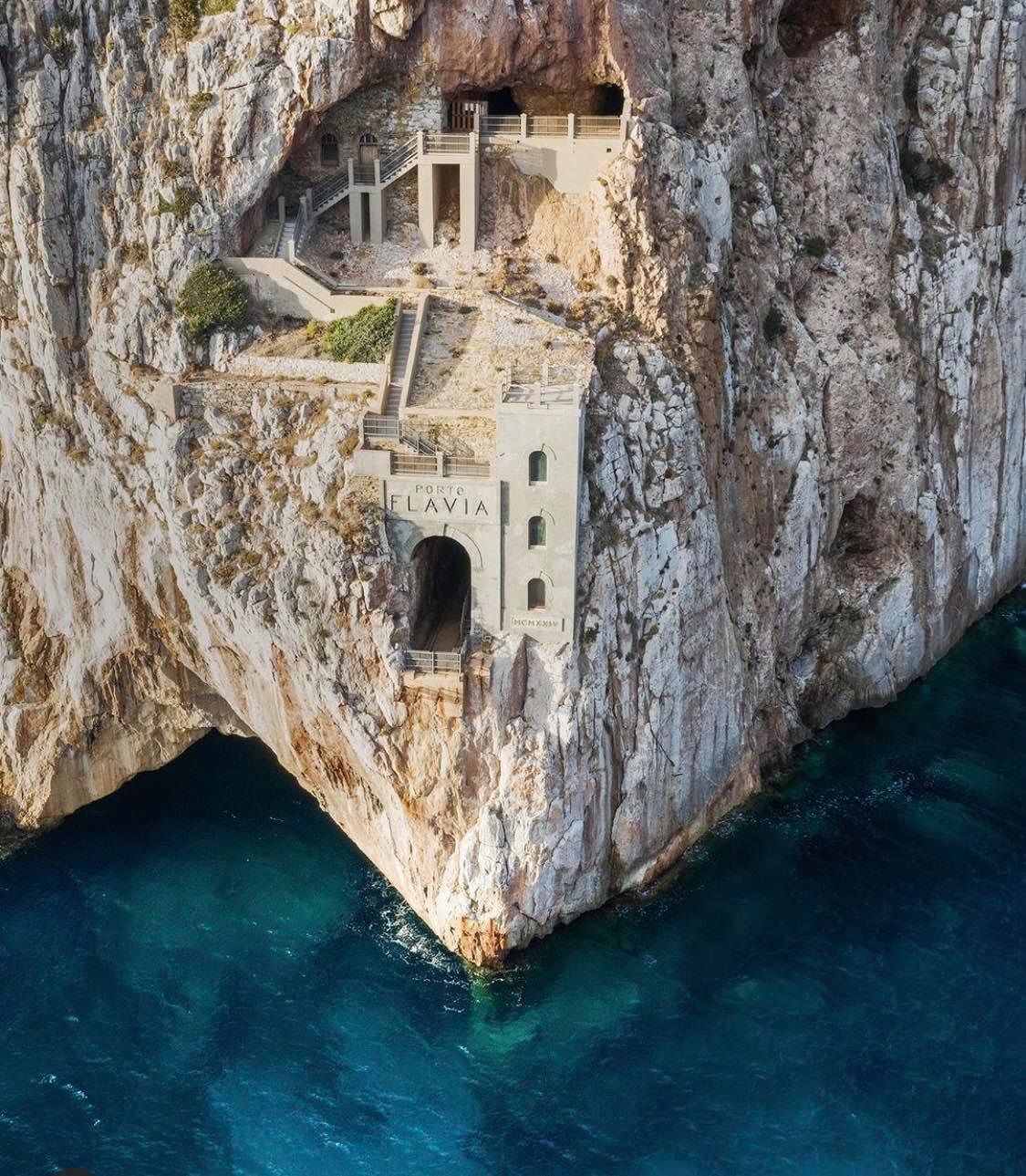 Il fascino unico di Porto Flavia nello scatto di Marco