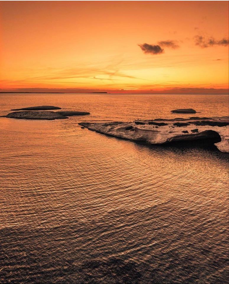 “Dovrebbero inventare un nuovo colore: rosso S’Archittu”: lo scatto di Gianfranco