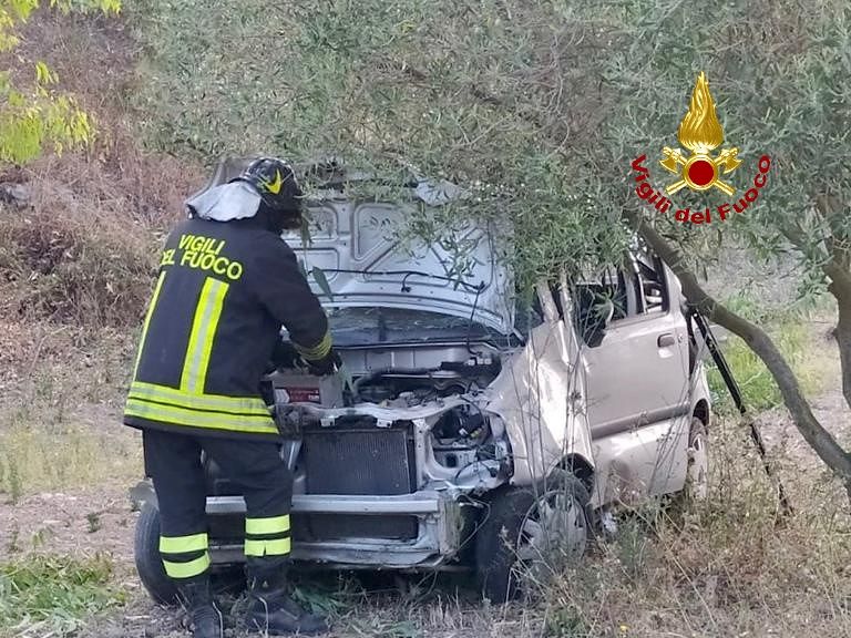 Schianto tra Guasila e Villanovafranca, un ferito portato via in elisoccorso