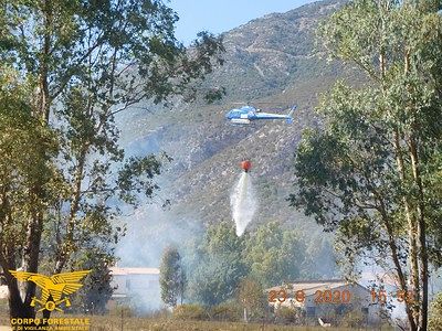 La Sardegna brucia da nord a sud con 31 incendi: nelle campagne di Mandas sei elicotteri in azione