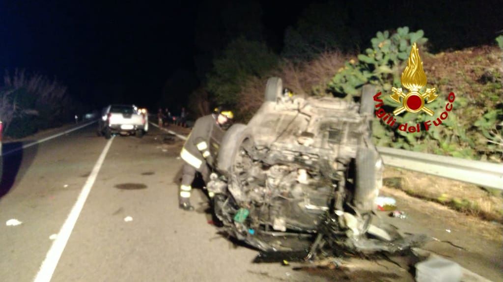 Cagliari, grave incidente sulla statale 466: tre feriti, ad un’auto si stacca il motore