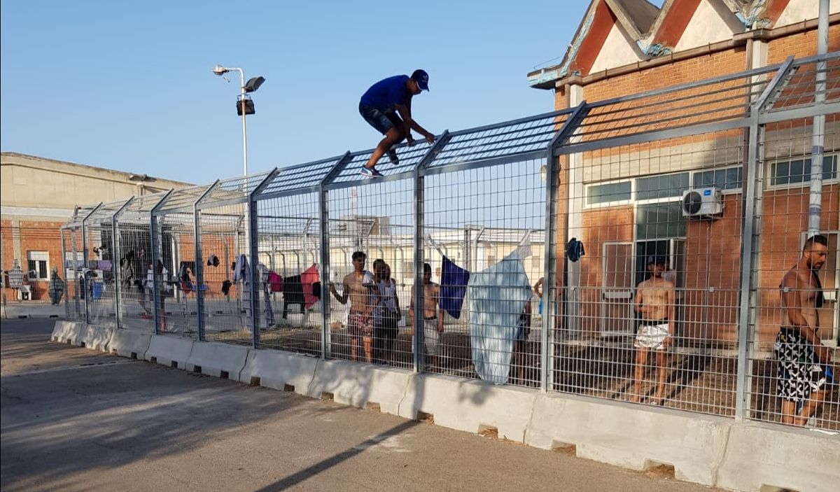 “Gruppo di migranti trasferito a Tonara ma al centro d’accoglienza di Monastir situazione ancora insostenibile”