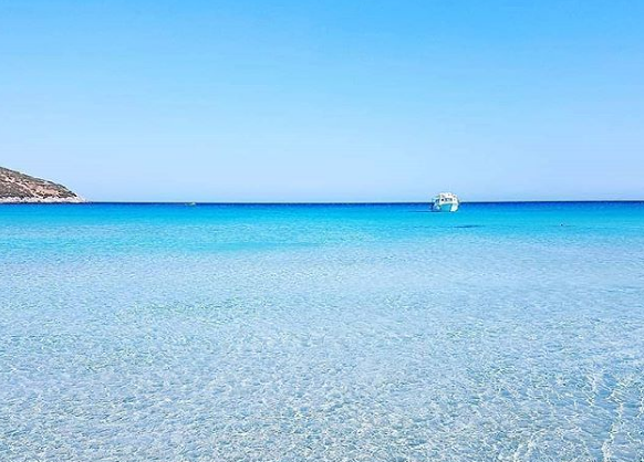 “Chiare, fresche e dolci acque”…la bellezza di Cala Zafferano nello scatto di Daniela
