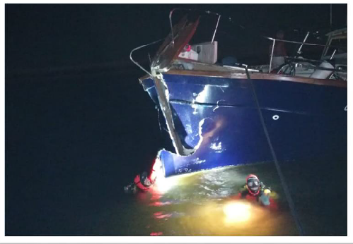 Cagliari, imbarcazione urta all’ingresso del porto: intervento della guardia costiera