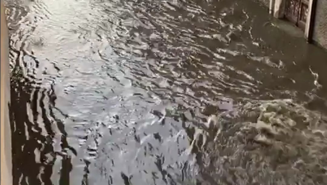 Temporale “flash” su Cagliari ma solita storia: a Pirri strade come fiumi