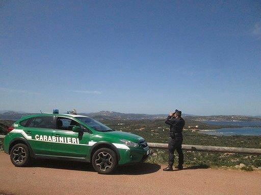 Turisti “selvaggi” in Sardegna tra campeggi e barbecue in spiaggia: raffica di multe