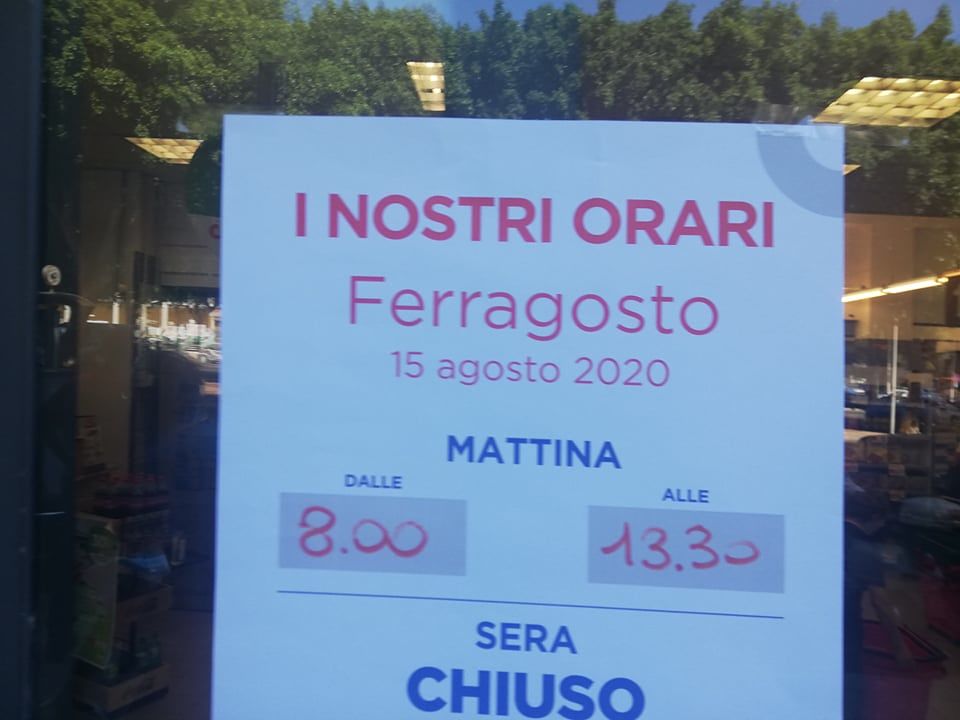 Cagliari, supermercati e centri commerciali aperti a Ferragosto: “Inaccettabile far lavorare i commessi anche nelle feste”