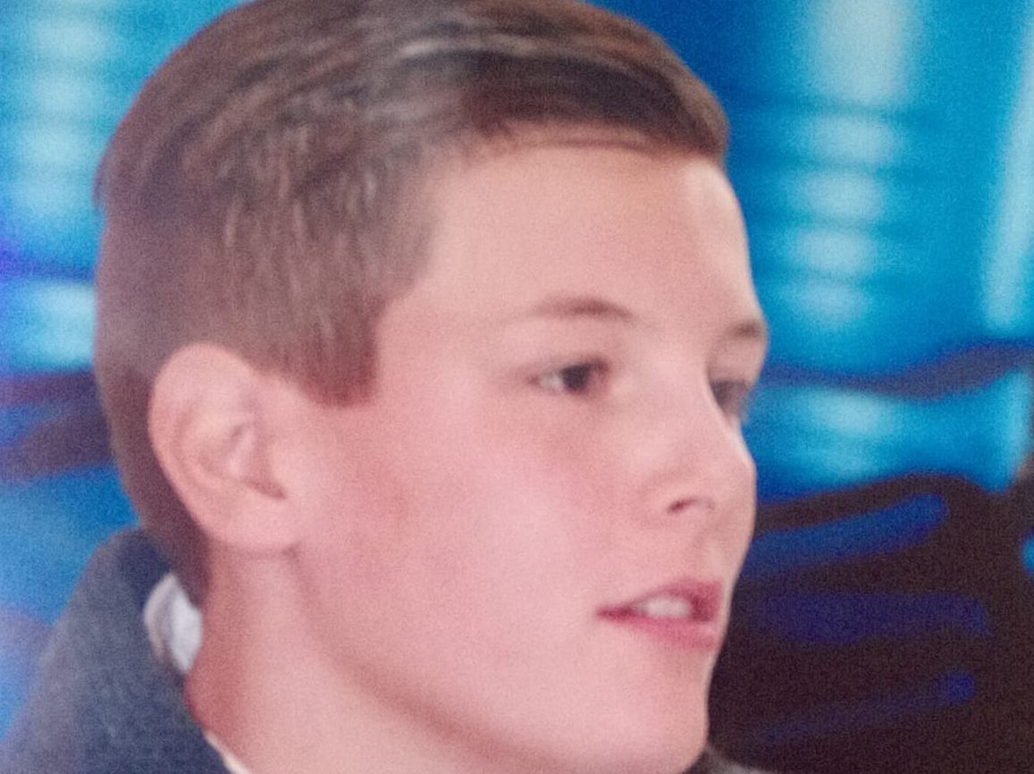 Filippo, muore a 16 anni dopo avere mangiato una pizza: l’enorme dolore dei genitori e degli amici