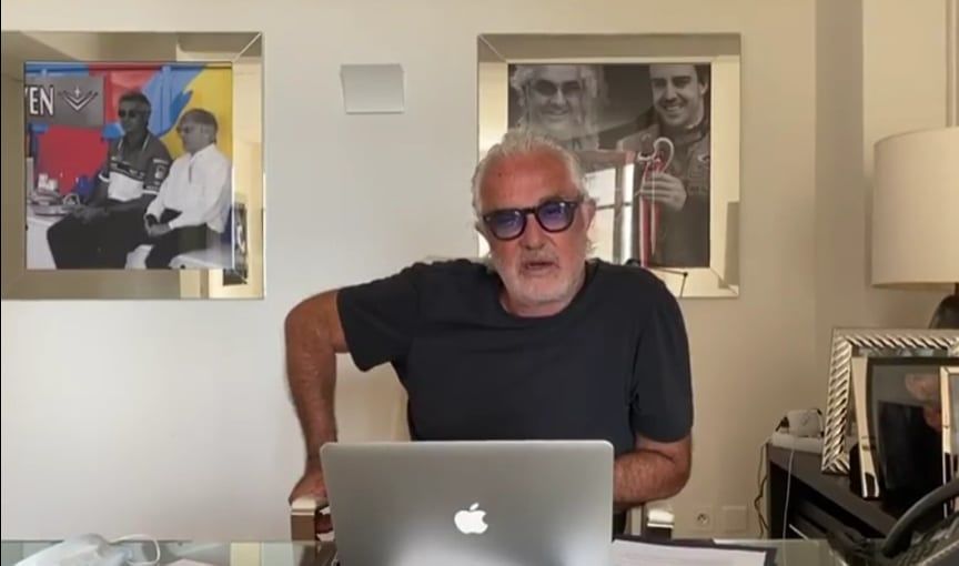 Flavio Briatore chiude il Billionaire e attacca il sindaco di Arzachena: “Un grillino contro il turismo”