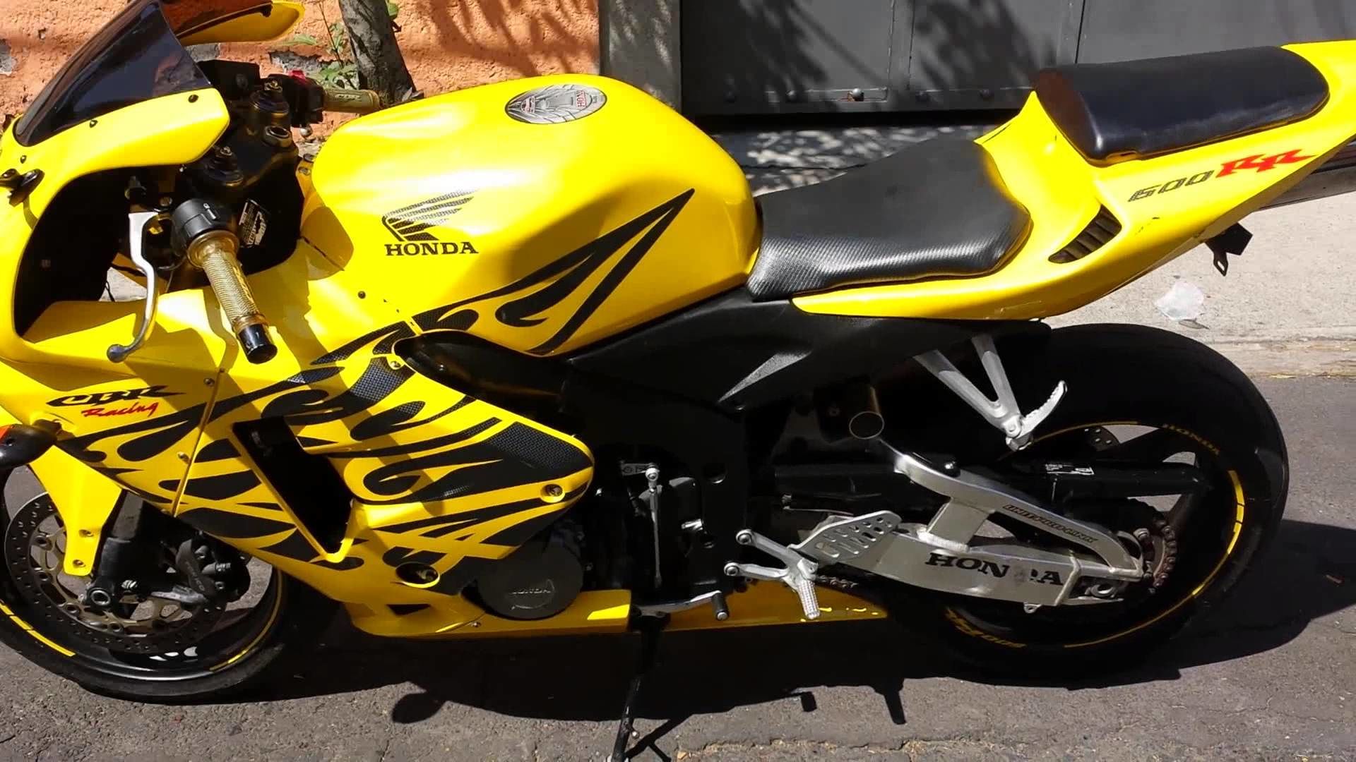 Macomer, la Honda gialla si schianta: muore a soli 48 anni  il titolare di un’agenzia di viaggi