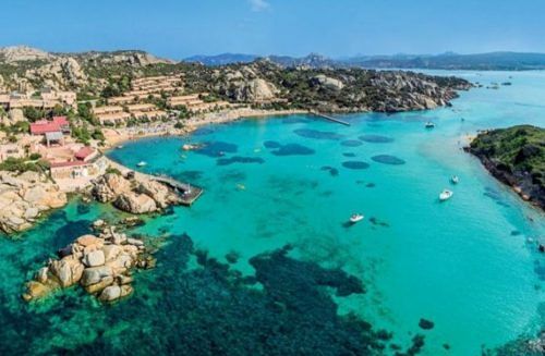 La Maddalena, nel resort un focolaio di Coronavirus: 150 tamponi, dieci sono positivi