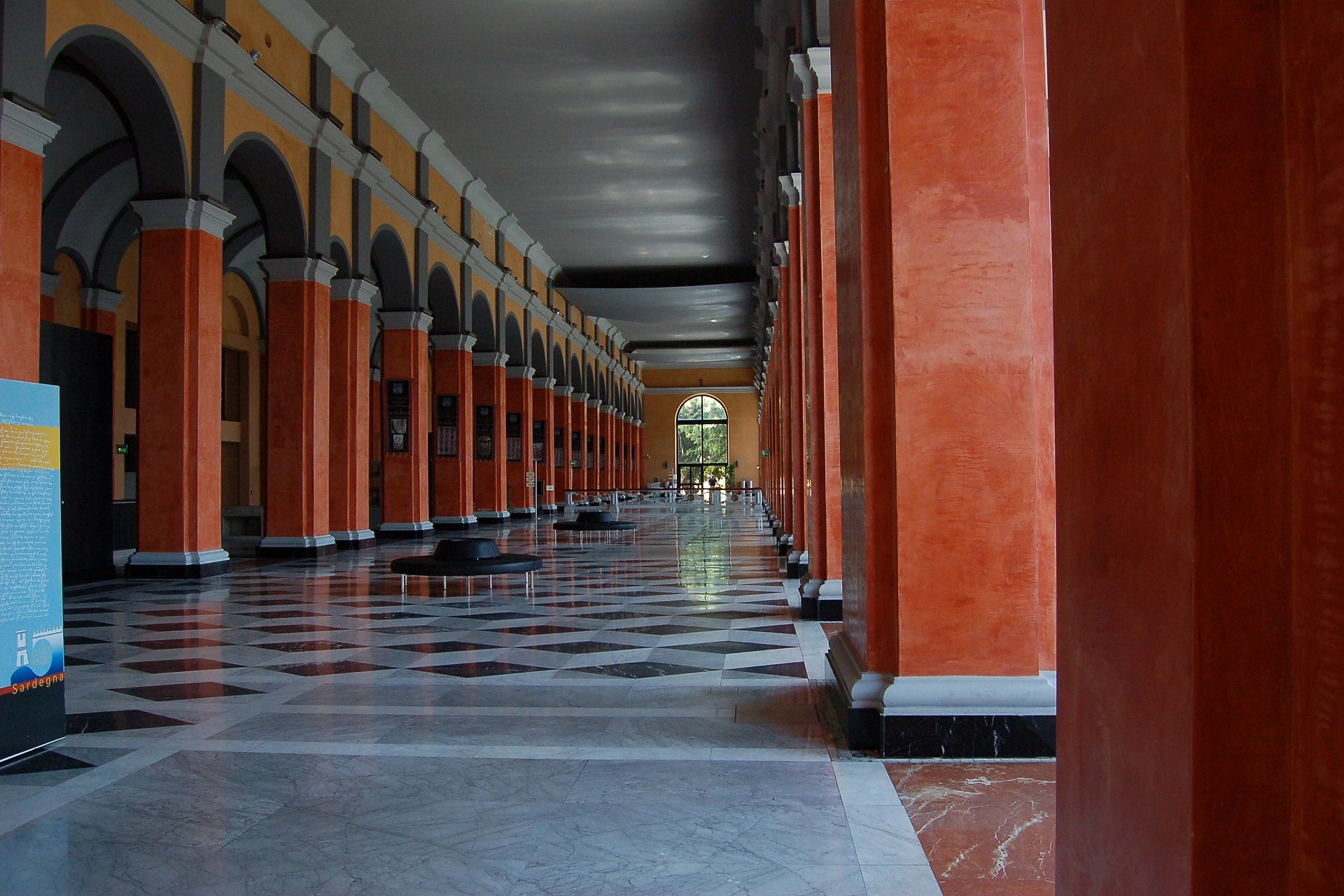 Ferragosto senza turisti, l’appello del Comune: “Cagliaritani visitate la vostra città”