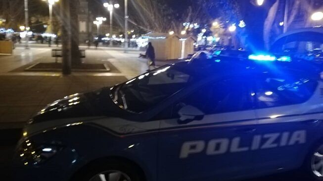 Cagliari, lite finisce a coltellate in piazza del Carmine: 45enne in gravi condizioni