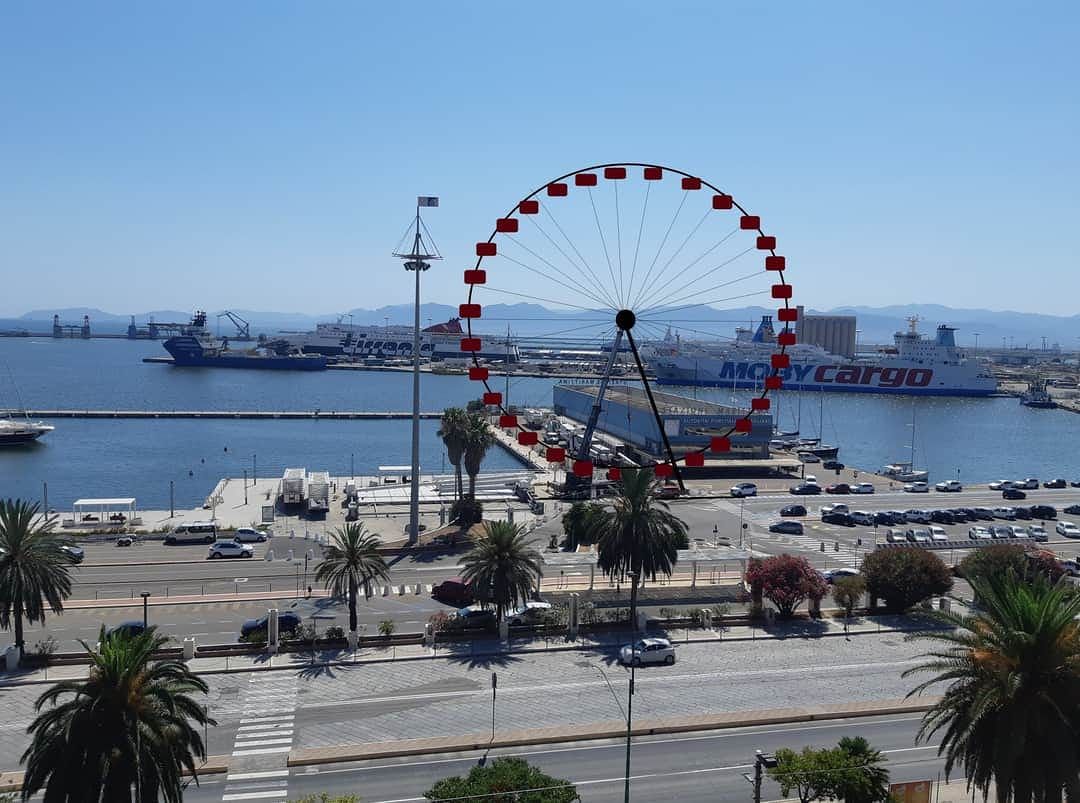 Domani il primo giro della ruota panoramica a Cagliari: anche Truzzu al grande evento dell’estate (VIDEO)