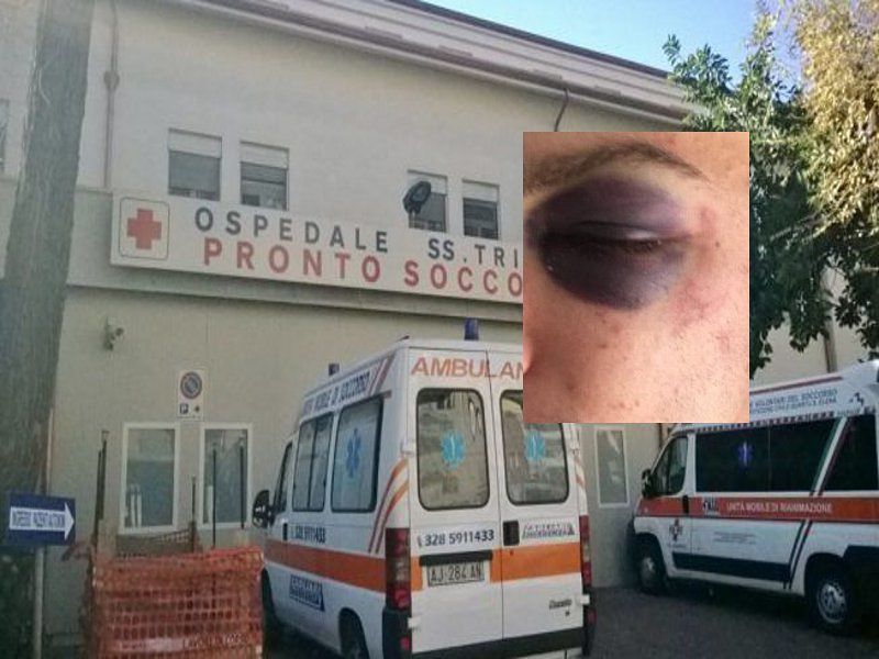 Gonnesa, 20enne pestato da quindici ragazzi in spiaggia: “Raffica di calci e pugni per una spinta”