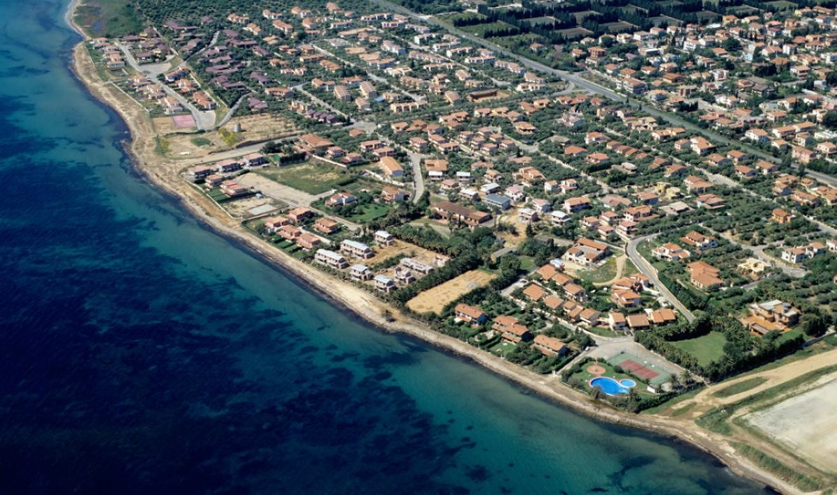 Capoterra, via al ripascimento delle spiagge tra Torre degli Ulivi e Frutti d’Oro