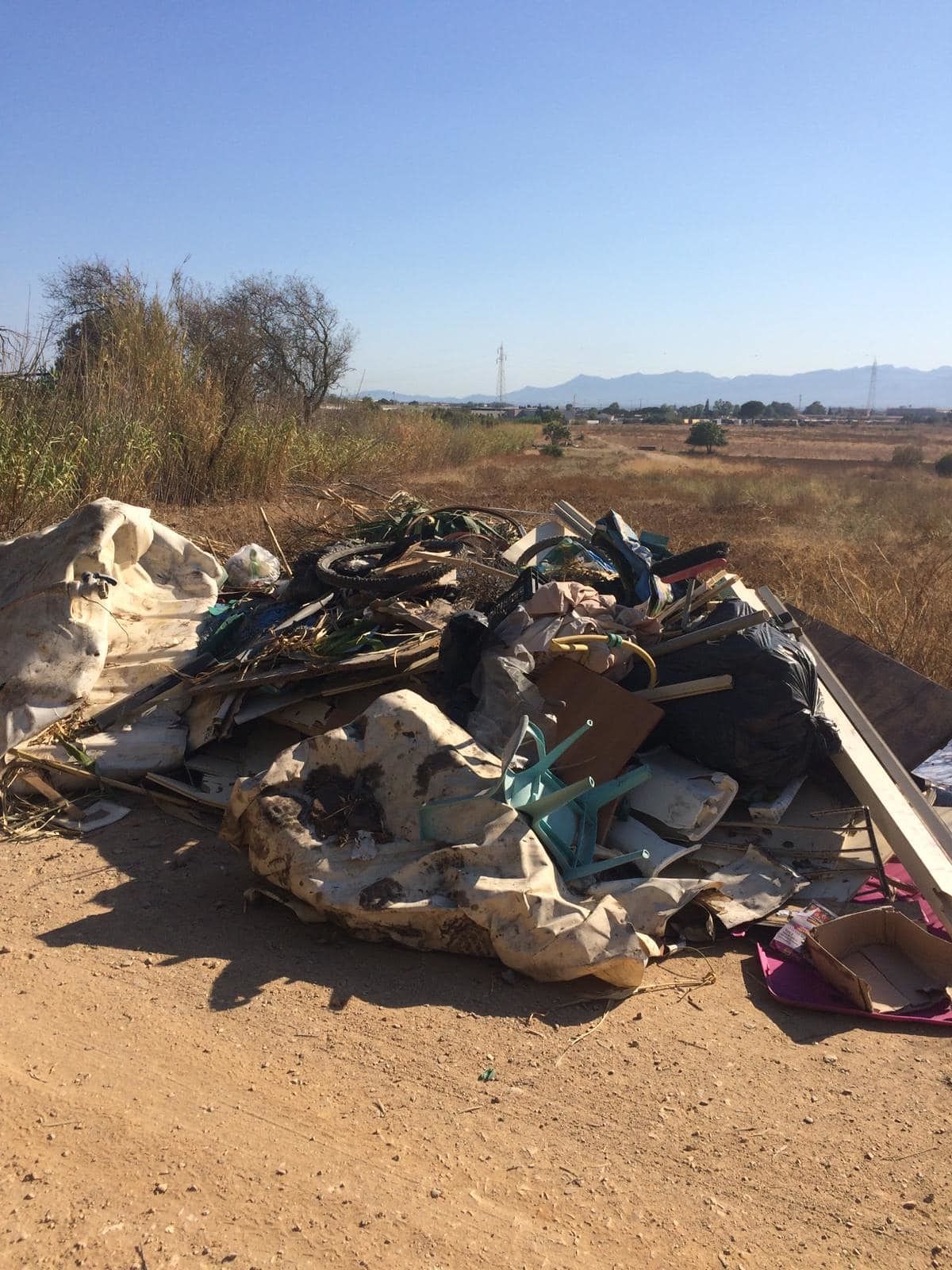 Assemini, scoperto dai barracelli (e multato) il supercafone della discarica clandestina a Truncu Is Follas