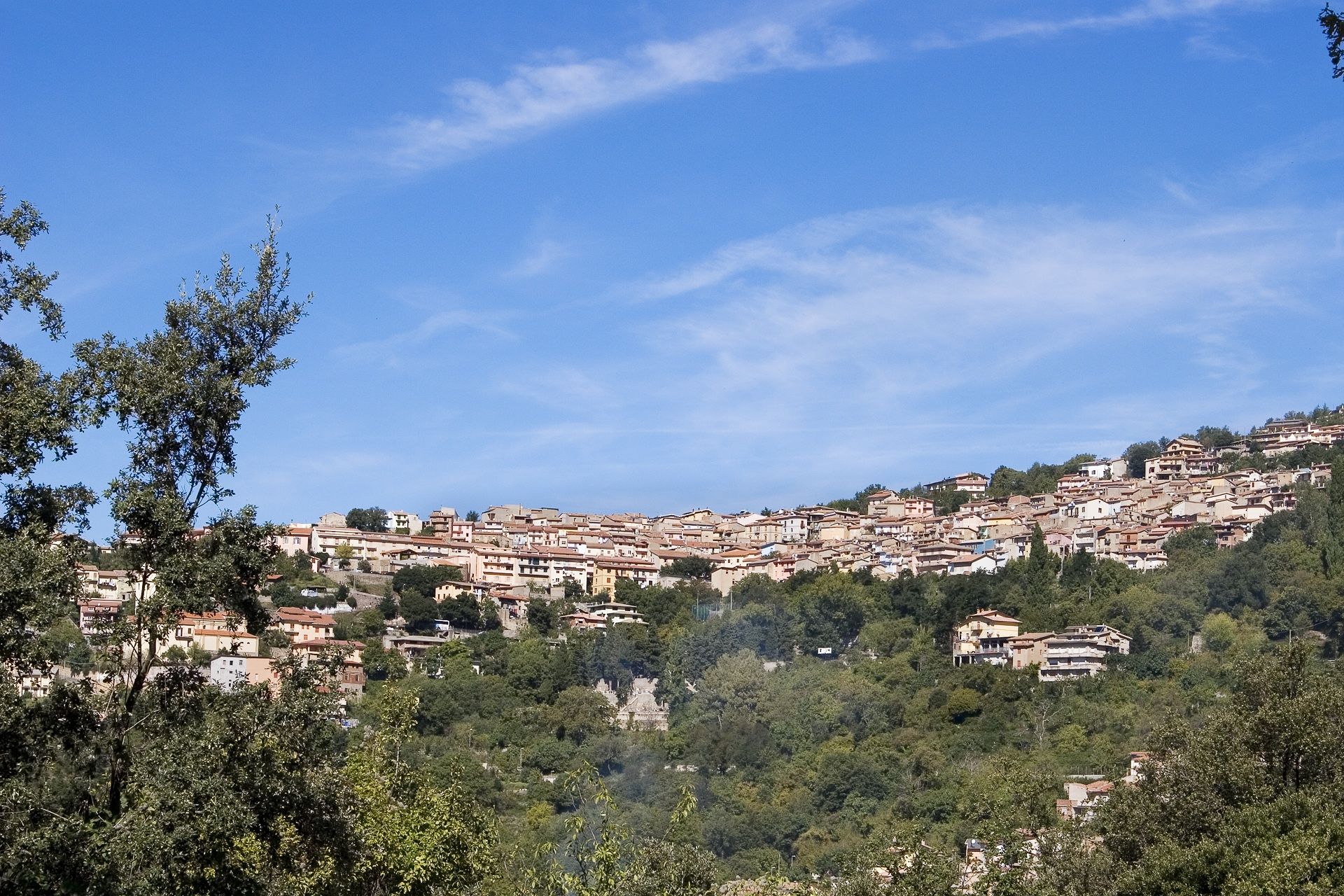 Tonara, un caso ufficiale di Covid: “Se avete dei dubbi state in autoisolamento”