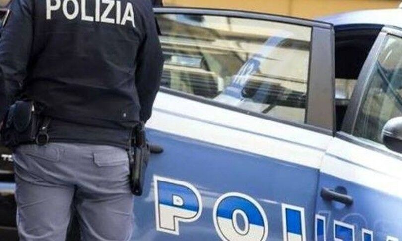 Uccide un prete a coltellate e si costituisce, ancora ignoto il movente