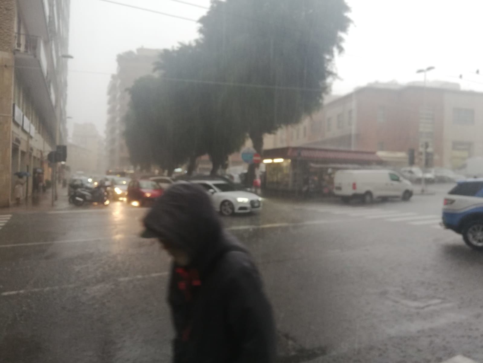 Cagliari, scatta l’allerta arancione di 30 ore: forte temporale e tuoni