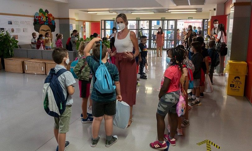 Uso delle mascherine in classe, la verità secondo i pediatri