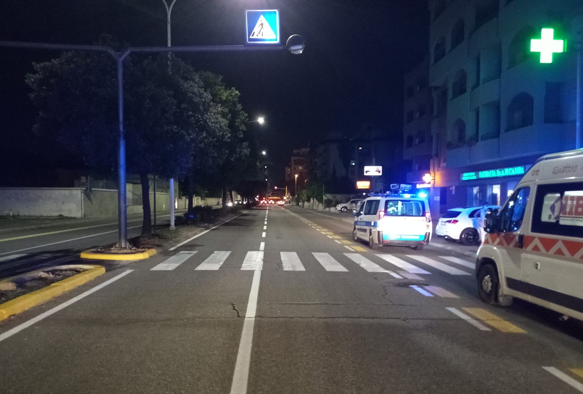 Cagliari, Mercedes investe una donna in viale Poetto sulle strisce pedonali