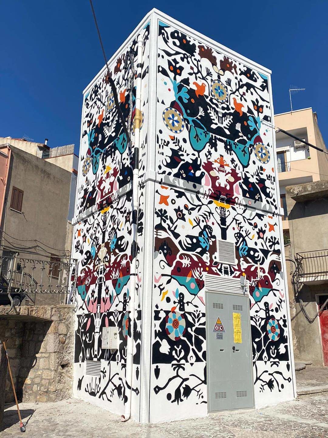 Sant’Antioco: realizzata l’opera firmata da Giorgio Casu nella cabina Enel di via Belvedere