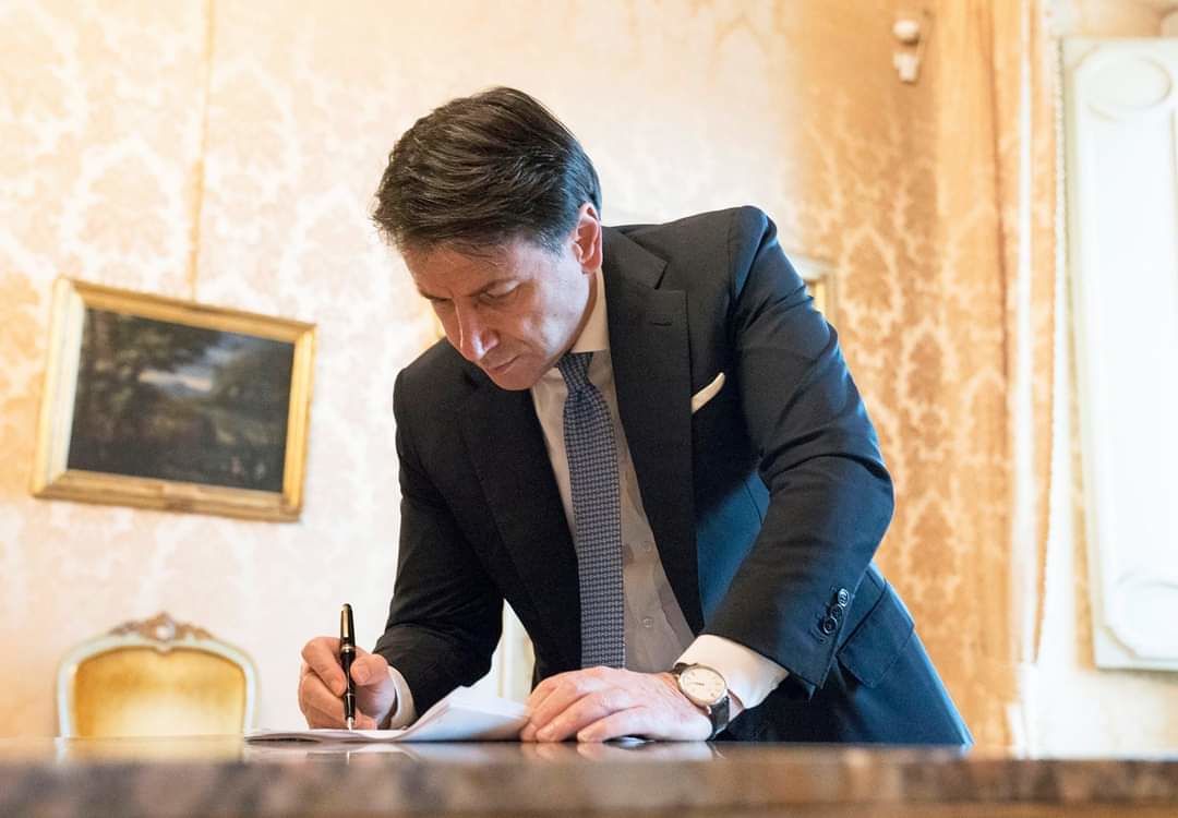 Coronavirus, le discoteche e gli stadi chiusi: Conte proroga le misure sino al 7 ottobre