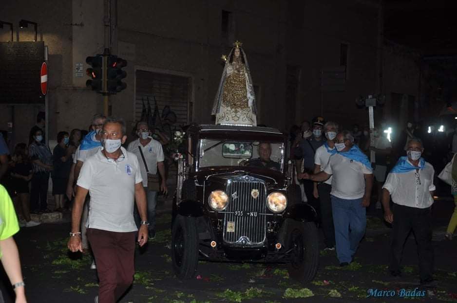 Monserrato, la tradizione più “forte” del Covid: mascherine e distanziamenti per omaggiare la Beata Vergine