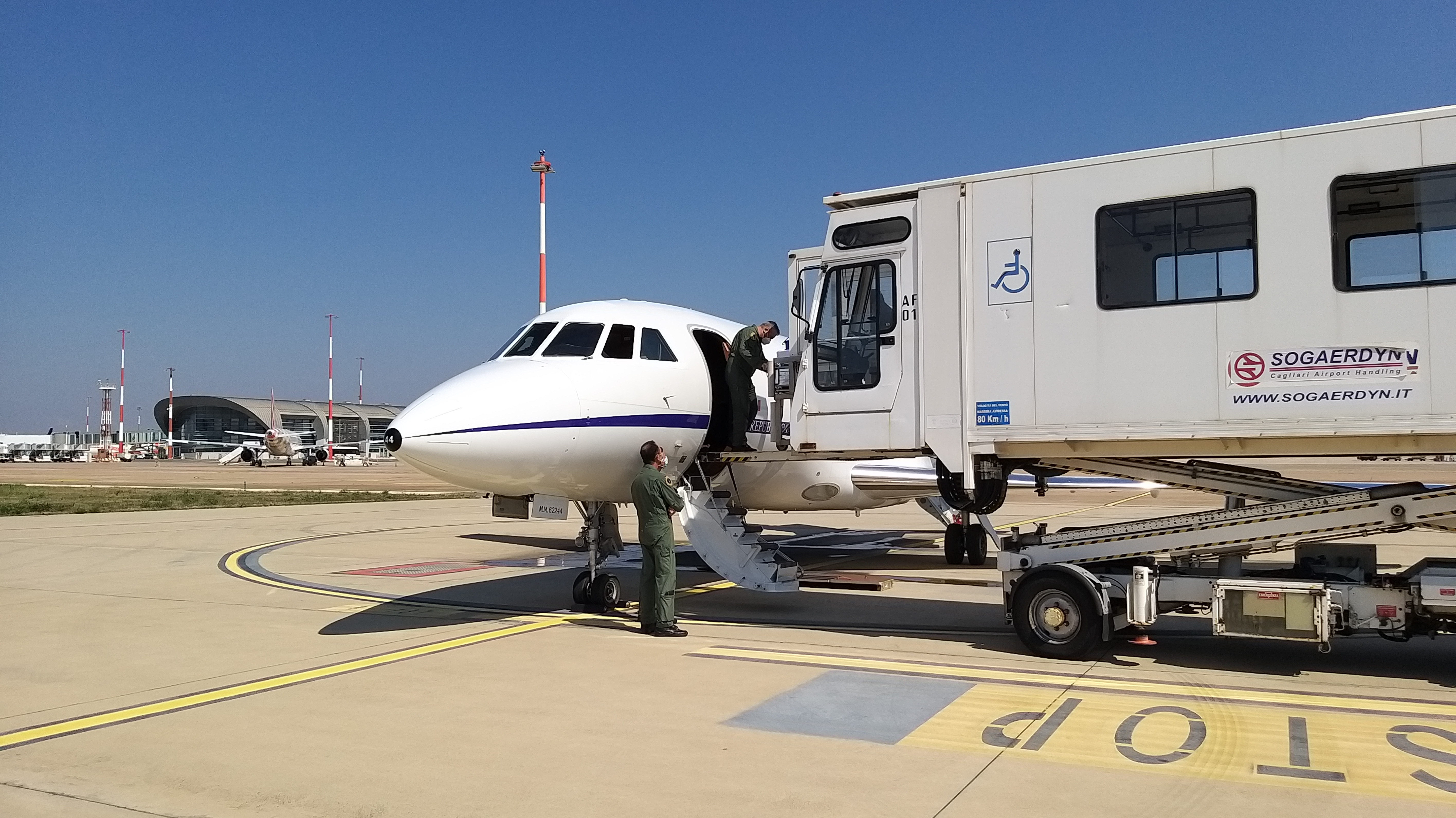 Cagliari-Roma, volo salvavita con un Falcon dell’Aeronautica per una neonata di due mesi