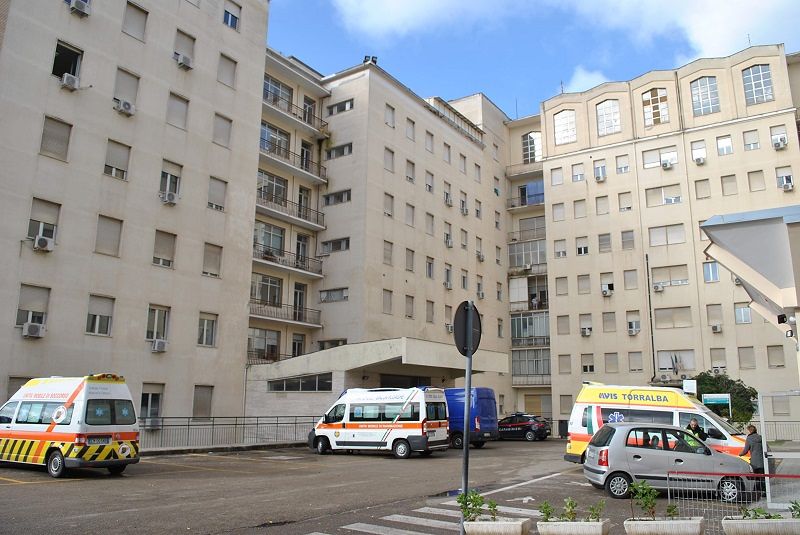 Sassari, la precisazione dell’Aou: “Nessuna chiusura dell’ambulatorio stomie, trasferito al piano terra”