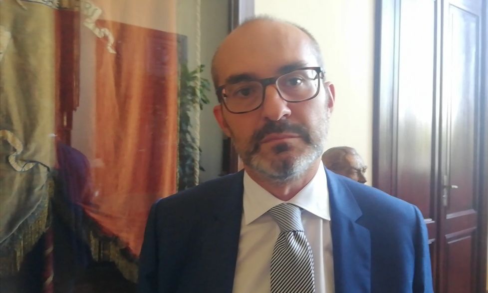 Pini abbattuti a Cagliari, Truzzu: “Erano pericolanti, non voglio avere morti sulla coscienza”