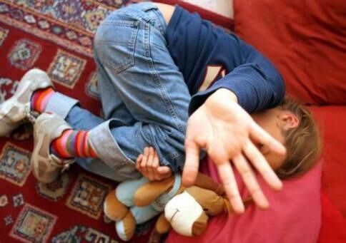 Oristano, botte e maltrattamenti ai bimbi dell’asilo: denunciata una suora