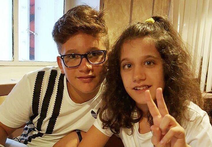 Carlo, 19 anni e Veronica, 16 anni: due fratellini muoiono nello schianto fatale tra moto e furgone