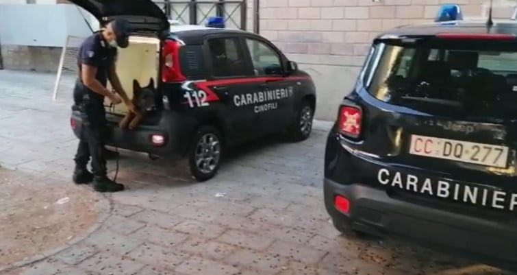 Da Sassari a Sant’Antioco con la droga nascosta nella ruota di scorta dell’auto, commerciante di Masainas nei guai