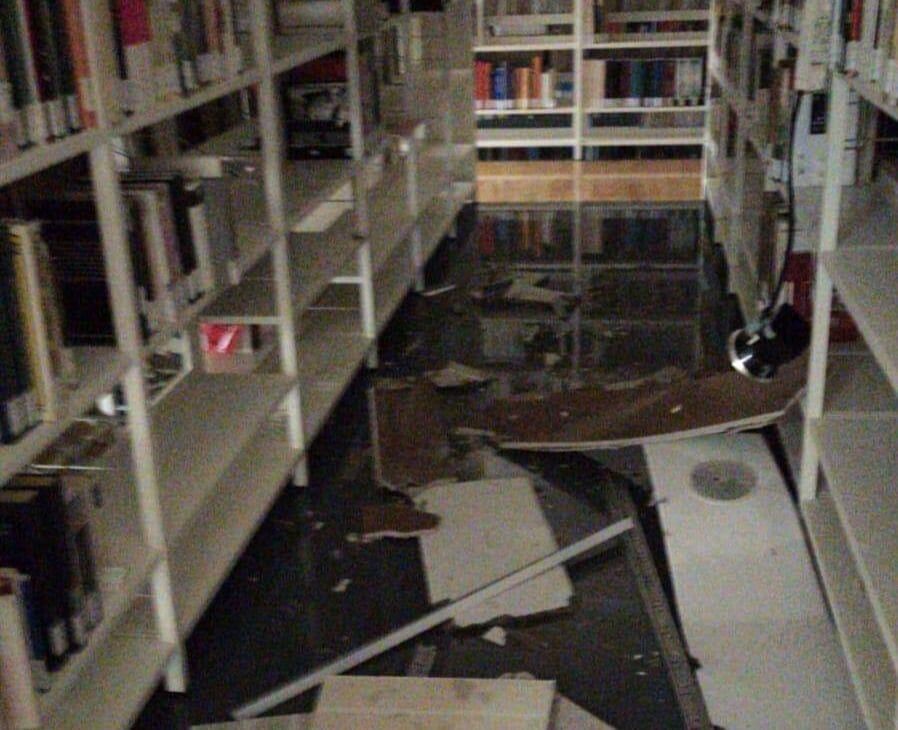 Cagliari, “controsoffitto crollato nella biblioteca di Ingegneria: ennesima tragedia sfiorata”