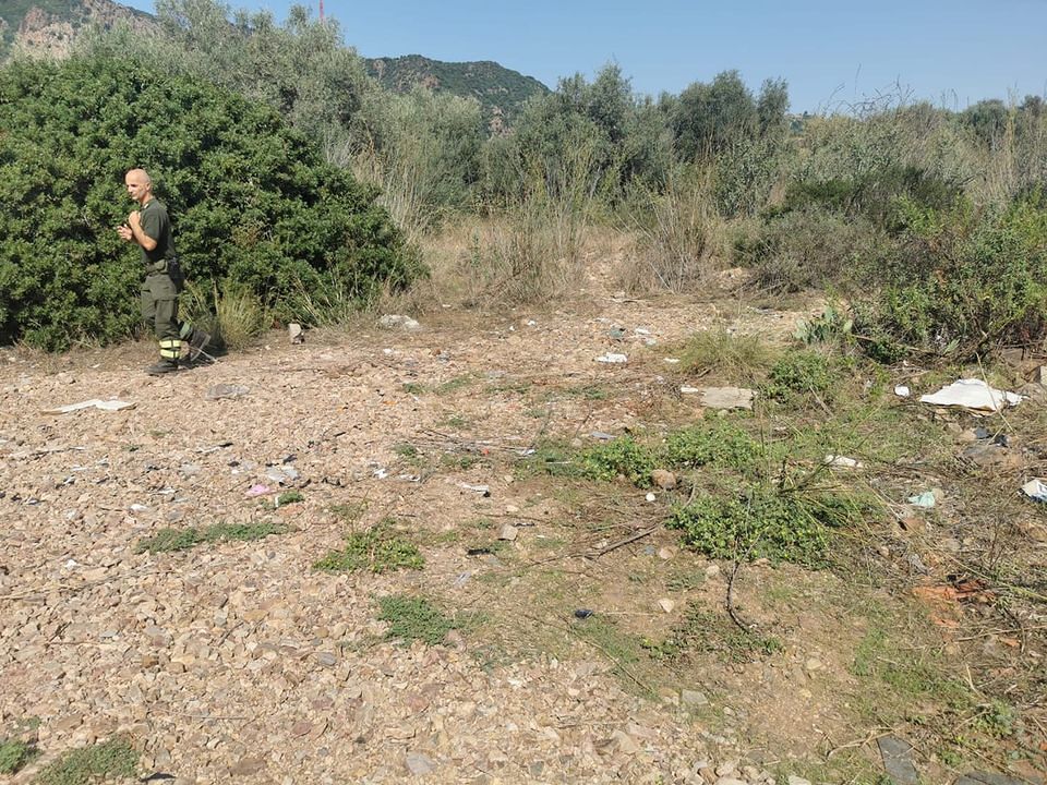 Multa salatissima ai “caddozzi” di Capoterra: “Li abbiamo obbligati a ripulire da soli la discarica di computer”