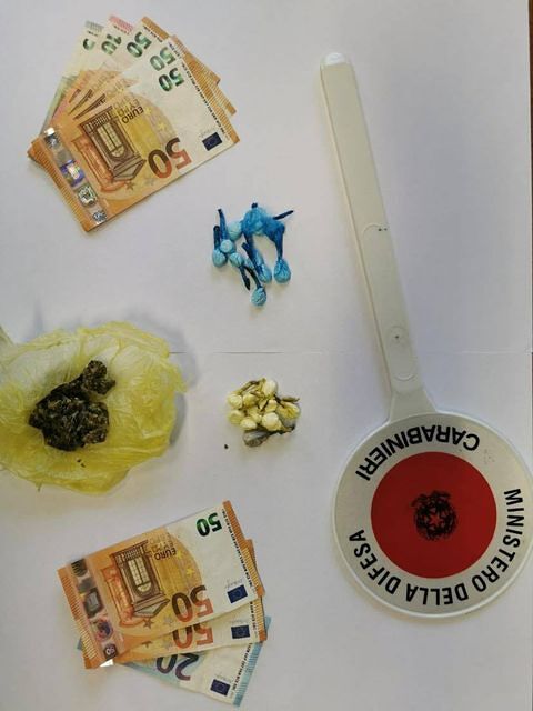 Cagliari, i carabinieri scoprono la Volkswagen con la cocaina: arrestati due giovanissimi di Uta