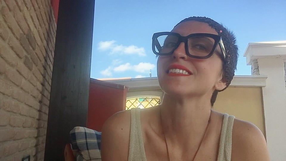 Erika, la postina travolta dal bus a Cagliari è tornata a casa: “Salva grazie agli angeli del Brotzu”