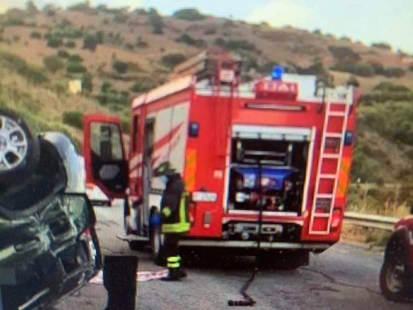 Drammatico incidente tra Bitti e Sologo, muore un giovane di Lula nell’auto che si ribalta